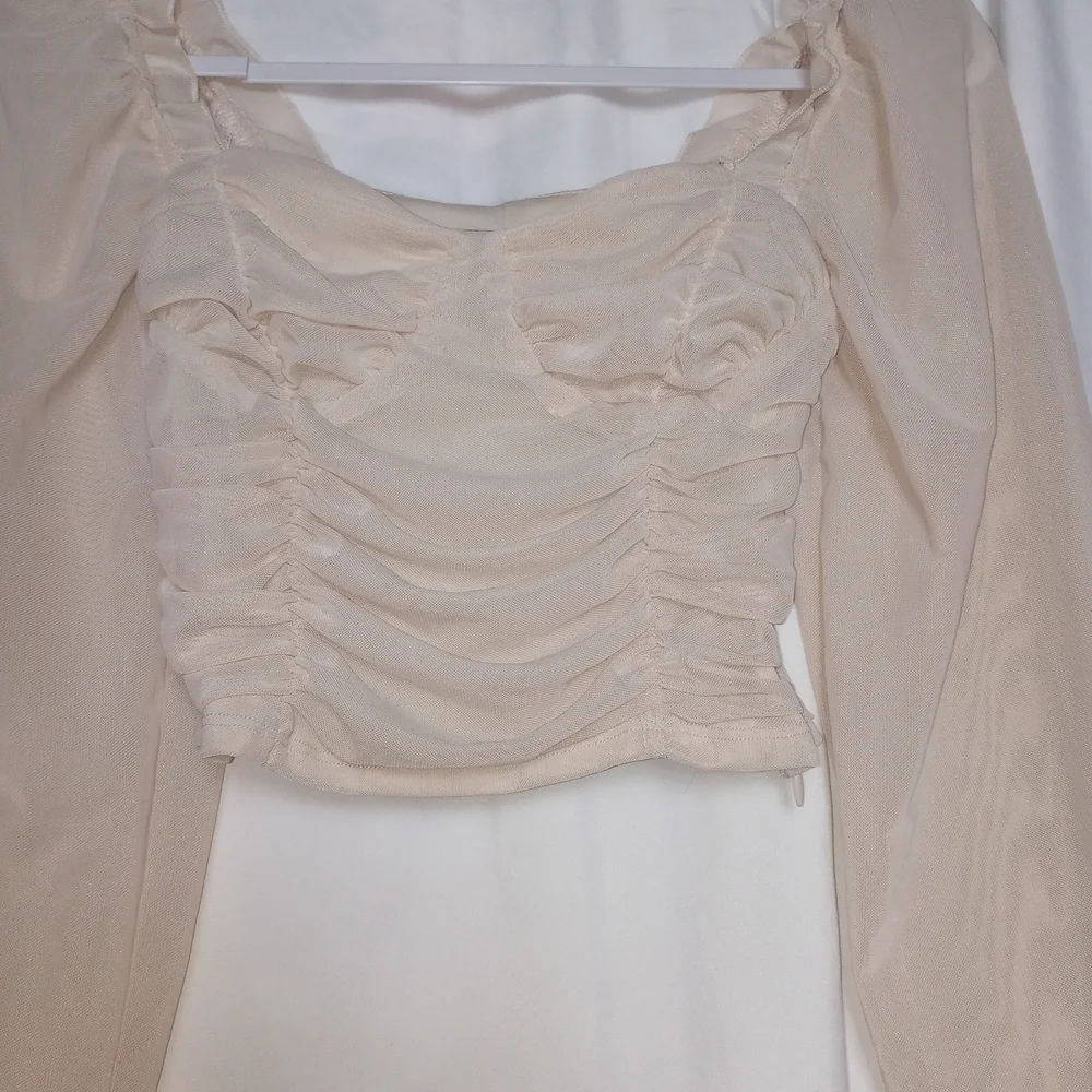 Forever 21 Cream Ruched Bodice Shirt Scandi Baddie Fairy Poet Mesh Sleeves Crop